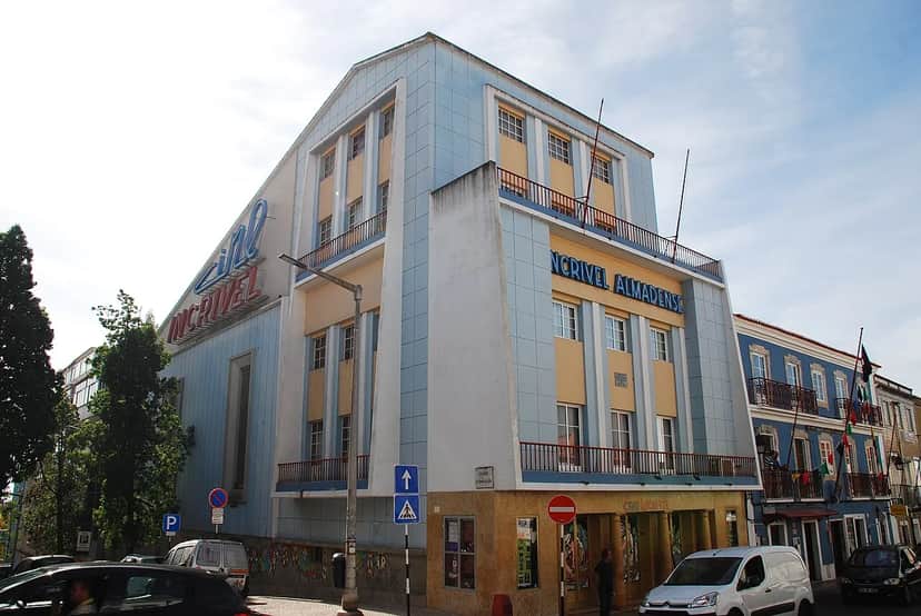 Incrível Almadense, 里斯本