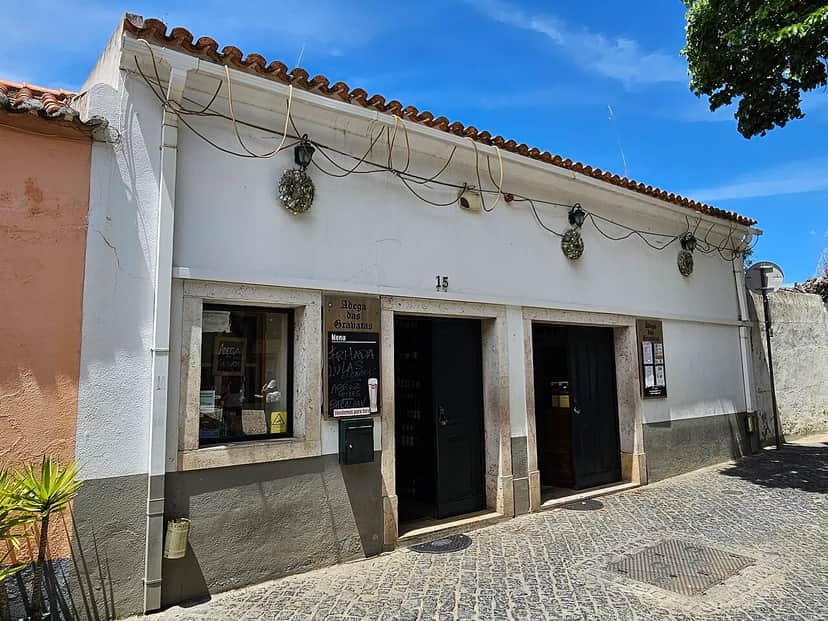 Adega das Gravatas, Lisbon