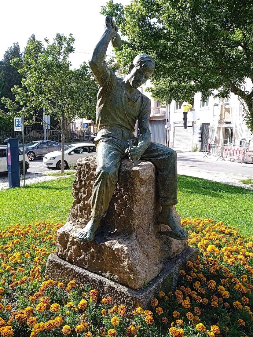 O Operário / O Pedreiro, Porto