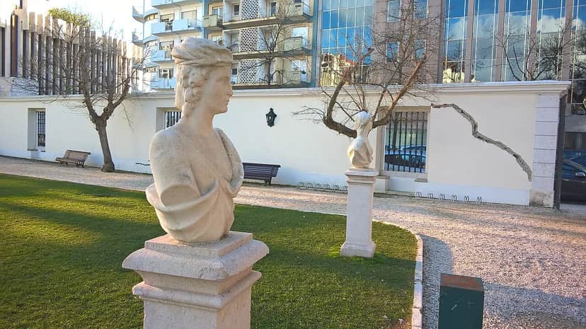Jardim Maria José Moura, 里斯本