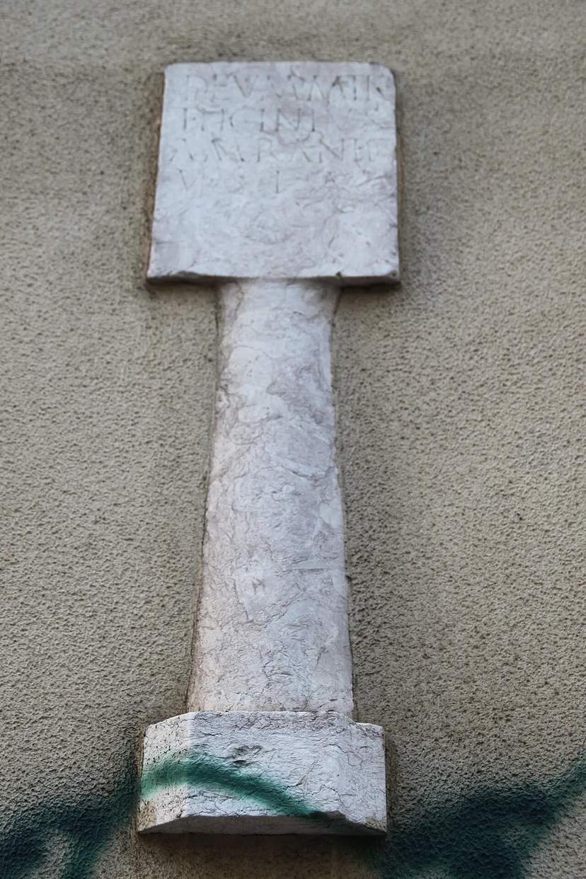 Lápides das Pedras Negras, 里斯本
