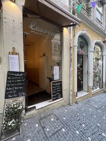 Laurear, Oporto