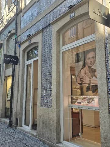 Pandora, Porto