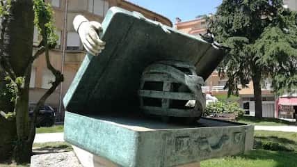 Monumento ao Viajante Profissional de Vendas, Oporto