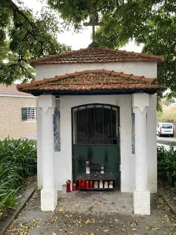 Alminhas da Tarouquela, Porto