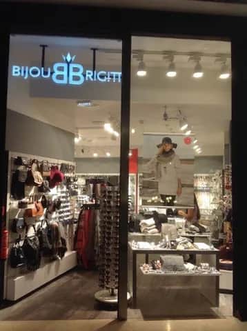 Bijou Brigitte, Oporto