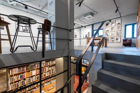 Ochre Space, 里斯本