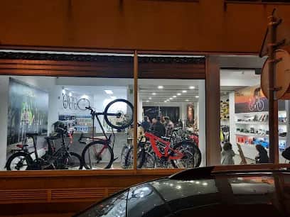 By Cycling, Oporto