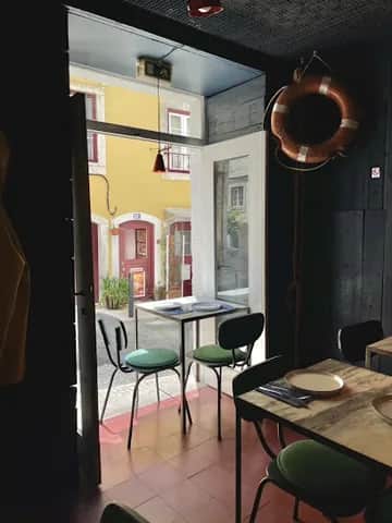 Água pela Barba, Lissabon
