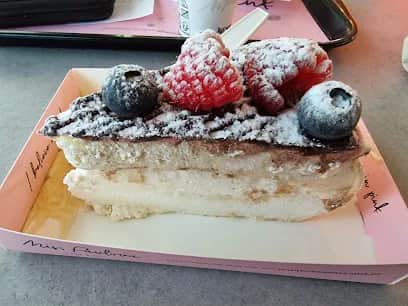 Miss Pavlova, Porto