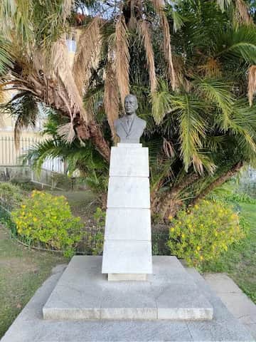 Viana da Mota, Lissabon