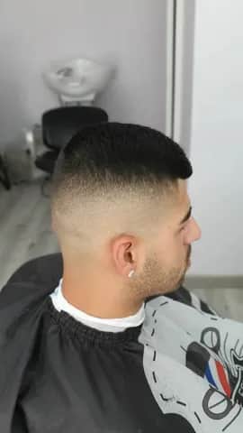 El Shaddai Barber Styler, 里斯本