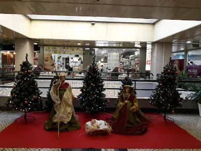 Mouras Shopping Center, 里斯本
