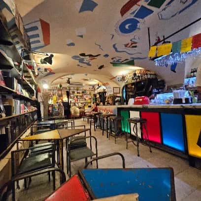 Livraria - Bar Menina e Moça, 里斯本