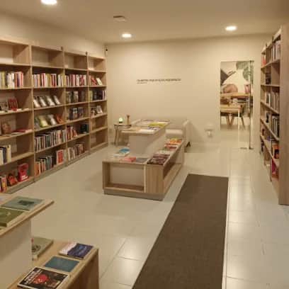 Inquieta - livraria e cafetaria, 里斯本