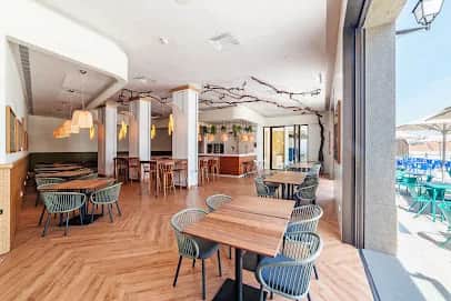 Root & Vine, Porto