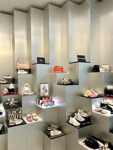 Steve Madden, Porto