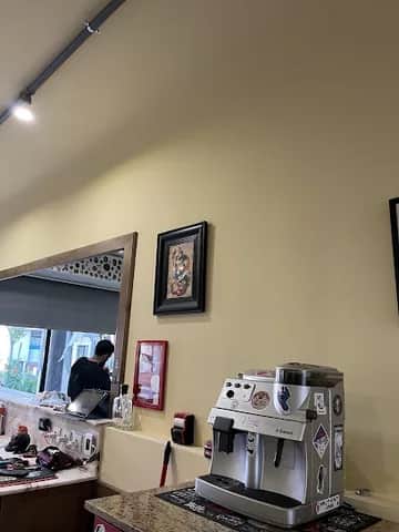 Villains Barbershop, Porto