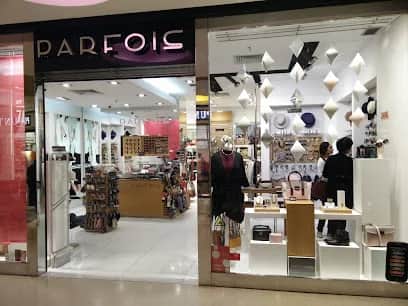 Parfois, Lisbon
