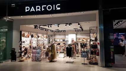 Parfois, Lisbon