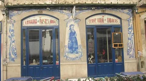 Painel de azulejos na fachada da Leitaria "A Camponeza", 里斯本