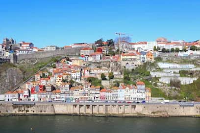Red House by the River, Porto