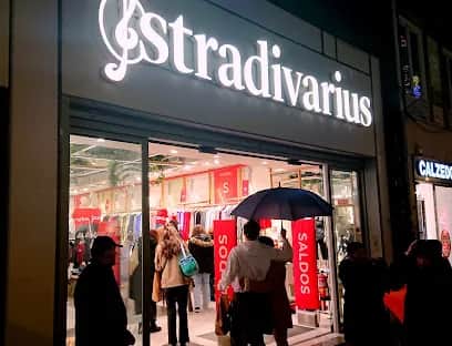 Stradivarius, Porto